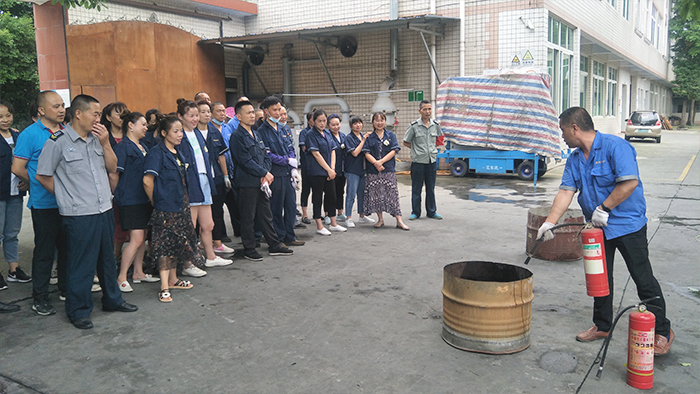 恒达电子变压器厂消防演练(2) 恒达电子变压器厂消防演练(2)